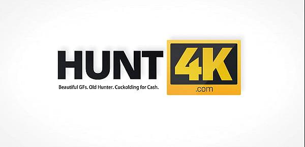 HUNT4K. Der Mensch bewundert, wie vollbusige Schönheit Jäger auf Titten abspritzen lässt